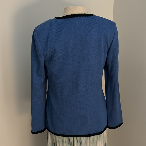 St John Collection Size 6 zip up sweater jacket Periwinkle Blue with Black Trim - Picture 6 of 13